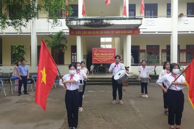 Liên đội Trường THCS Ba Vì tổ chức sinh hoạt dưới cờ chủ đề: Mỗi tuần một câu chuyện đẹp, một cuốn sách hay, một tấm gương sáng (Năm học 2022-2023)